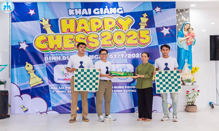 Khai giảng chương trình Happy Chess mùa 4 tại Mái Ấm Tình Mẹ 2: Khi những quân cờ mang theo hy vọng Khai giảng chương trình Happy Chess mùa 4 tại Mái Ấm Tình Mẹ 2: Khi những quân cờ mang theo hy vọng