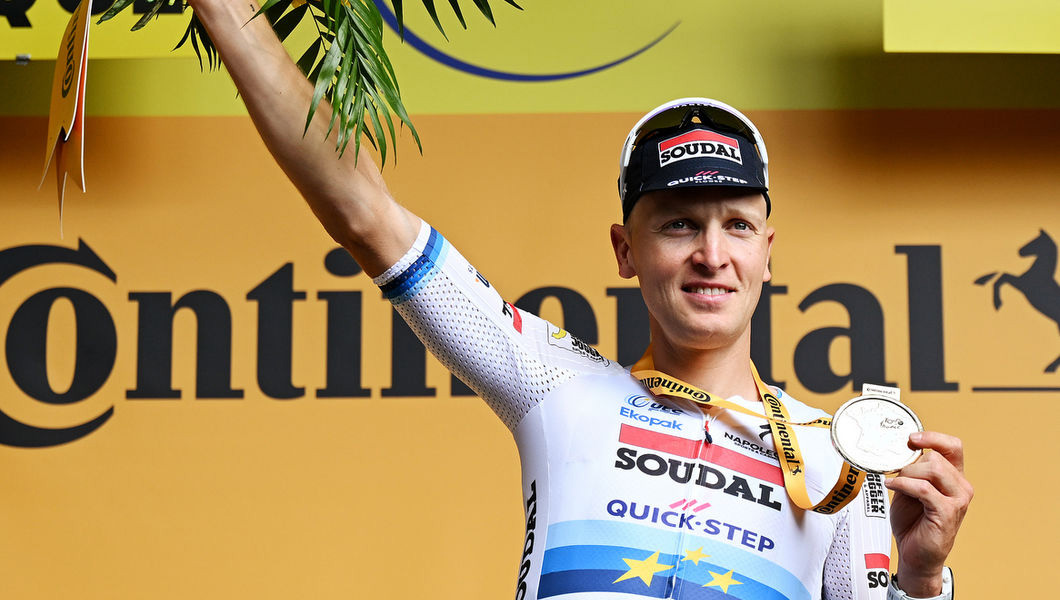 Tim Merlier thắng chặng 3 cuộc đua xe đạp Tour de France 2025 khi Áo vàng chặng đầu Philipsen bỏ cuộc do tai nạn