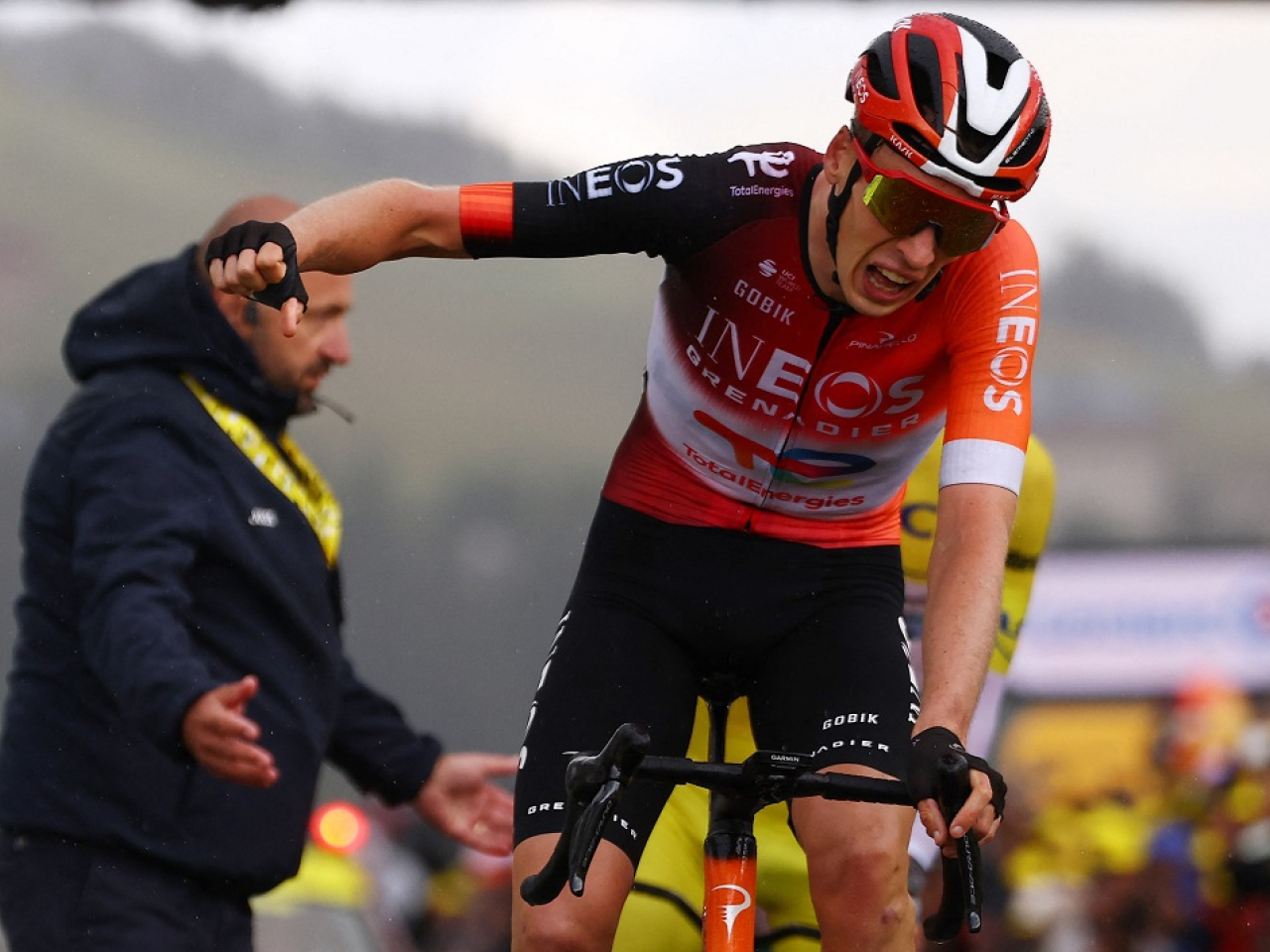 Arensman thắng chặng 19 khi Áo vàng Pogacar chạm tay vào danh hiệu thứ 4 ở cuộc đua xe đạp Tour de France