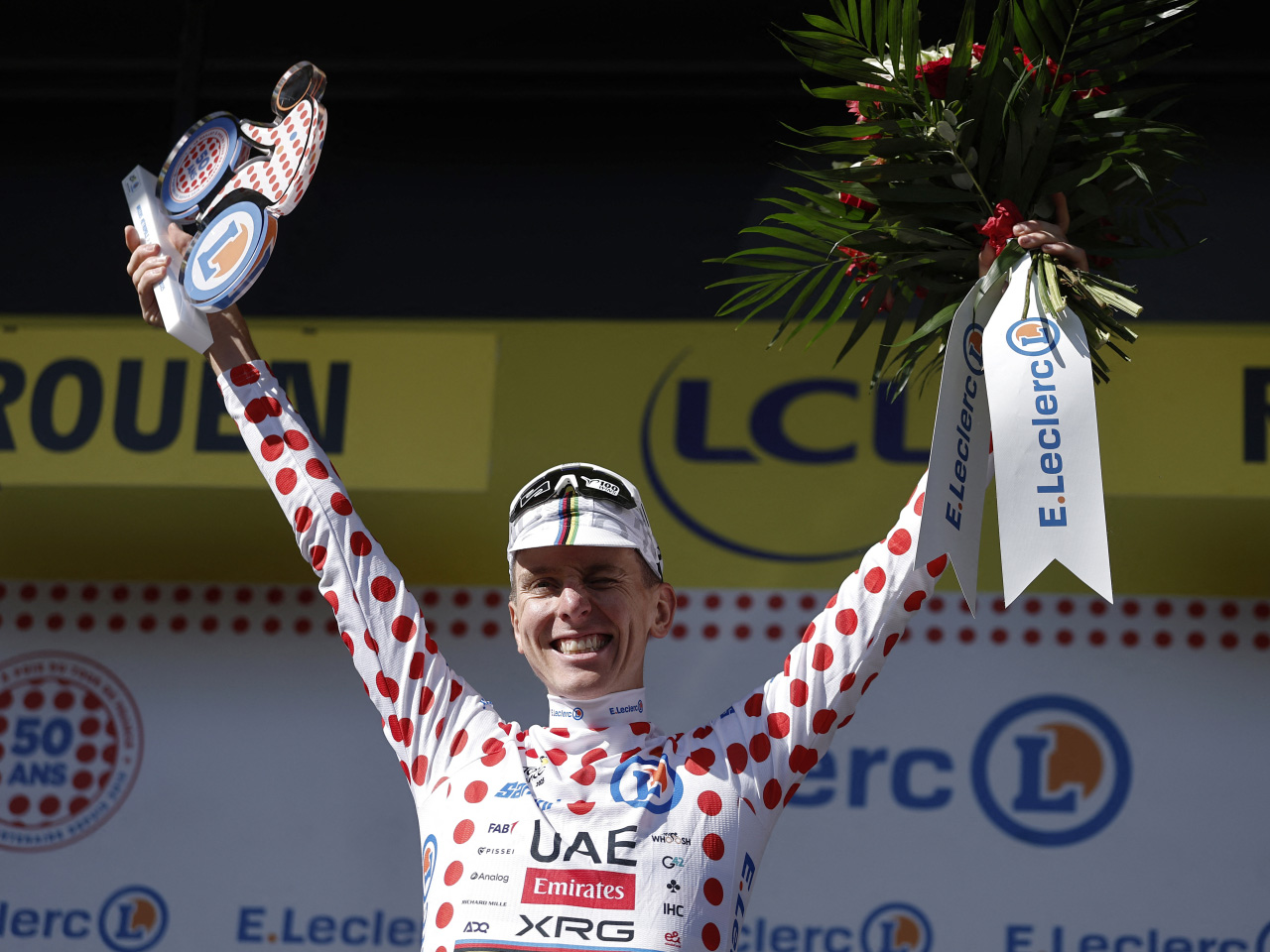 Pogacar thắng chặng thứ 4 cuộc đua xe đạp Tour de France 2025 và thắng chặng thứ 100 trong sự nghiệp