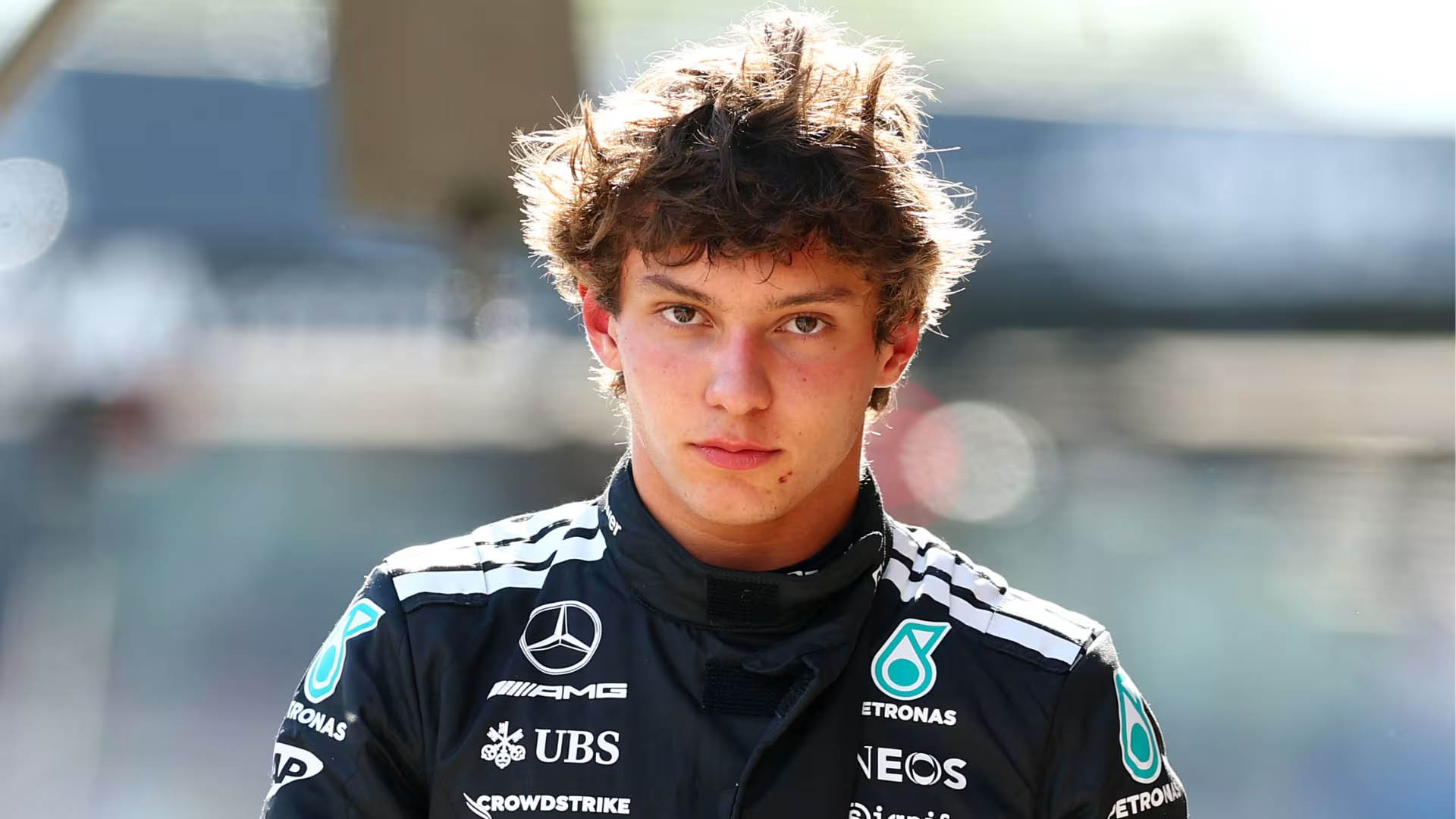 Mercedes vs Red Bull: Cuộc chiến ngoài đường đua F1 về cáo buộc Antonelli NHƯỜNG ĐƯỜNG cho Lando Norris!