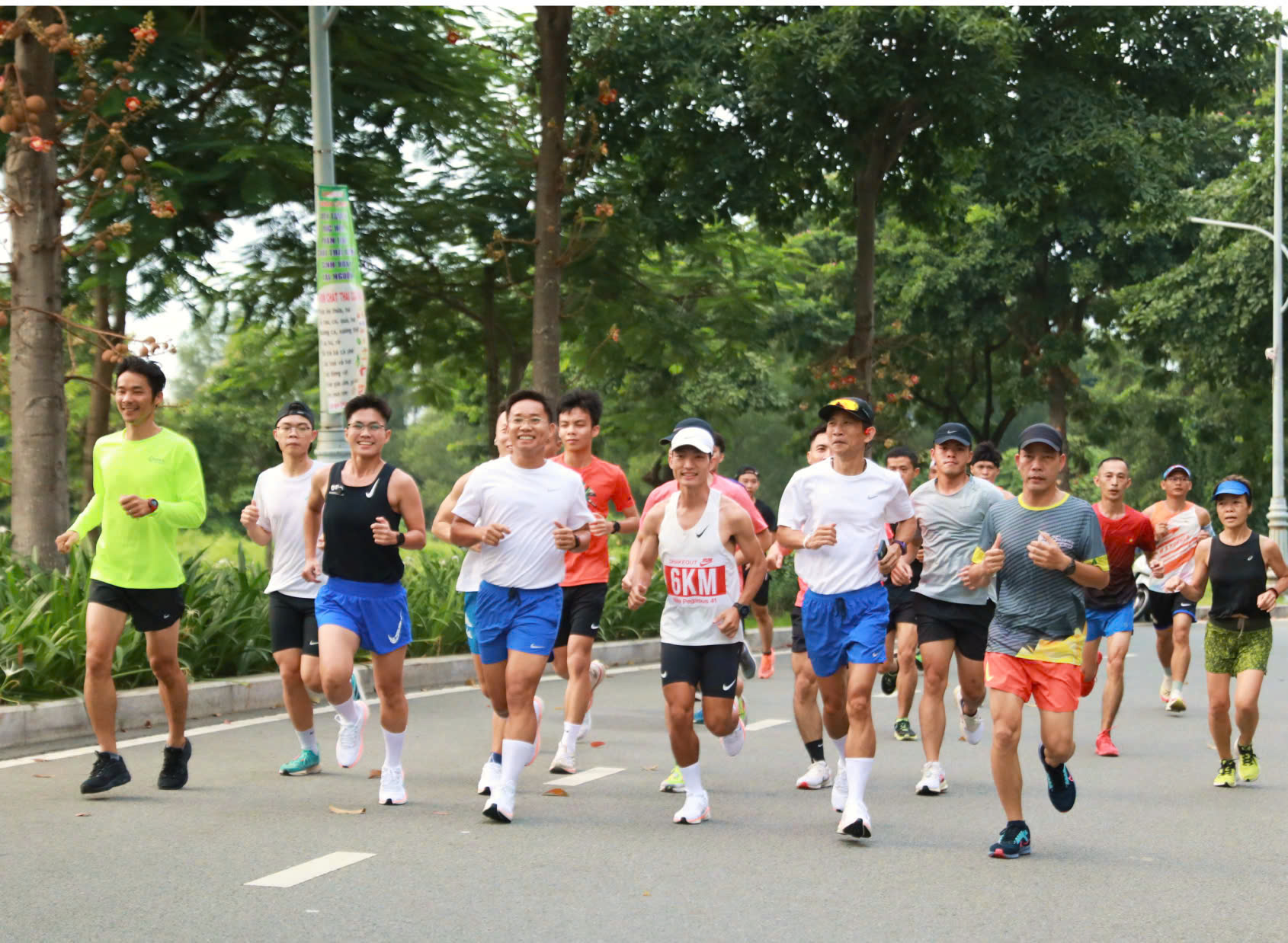 Sự kiện trải nghiệm sản phẩm và chạy bộ cộng đồng Shakeout Run