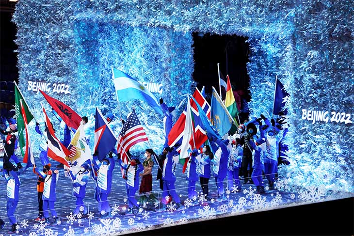 Chùm ảnh bế mạc Olympic mùa đông Bắc Kinh 2022: Lộng lẫy bàn giao cho Milano Cortina 2026