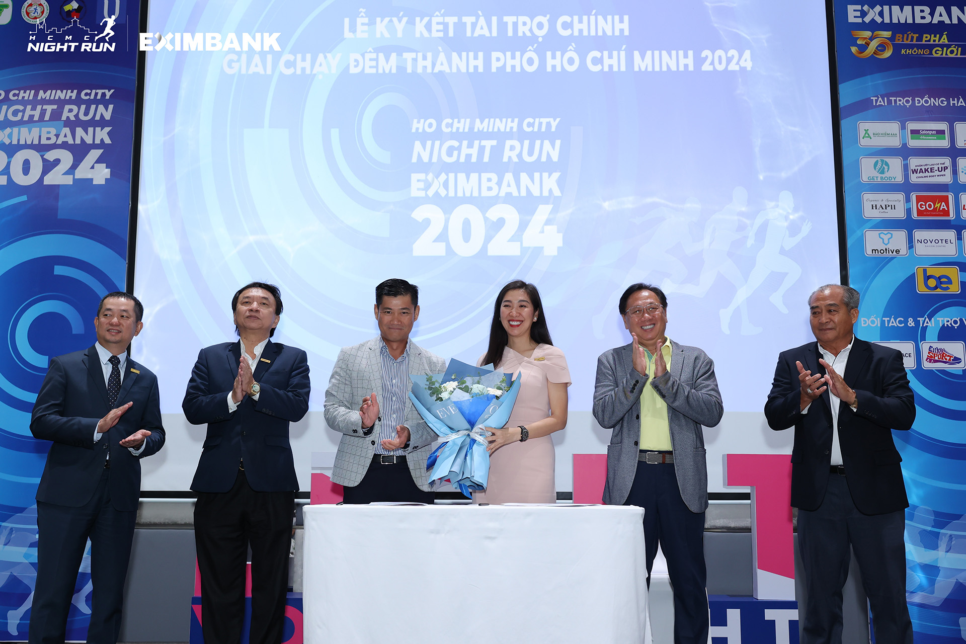 Ho Chi Minh City Night Run Eximbank 2024 - giải chạy đêm TPHCM lần thứ 3 đem đến lễ hội đầy sắc màu