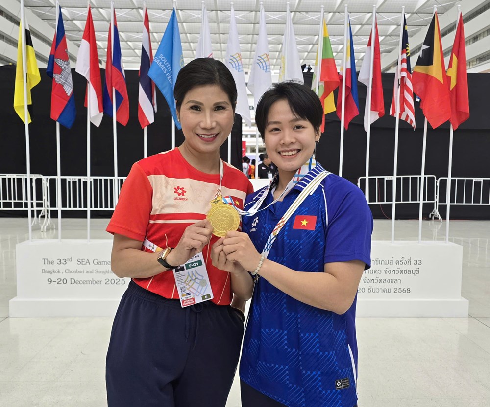 Xạ thủ bắn súng Trịnh Thu Vinh và võ sĩ karate Phạm Ngọc Trâm vào biên chế ngành Công an sau SEA Games 33