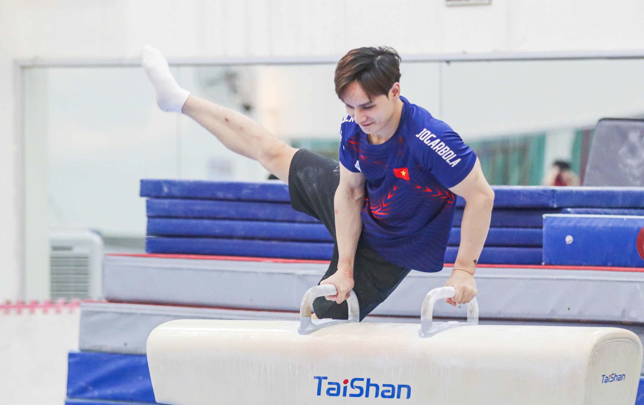 Liên Đoàn Thể Dục Việt Nam khích lệ vận động viên trước thềm SEA Games 33 bằng "Doping tiền thưởng"