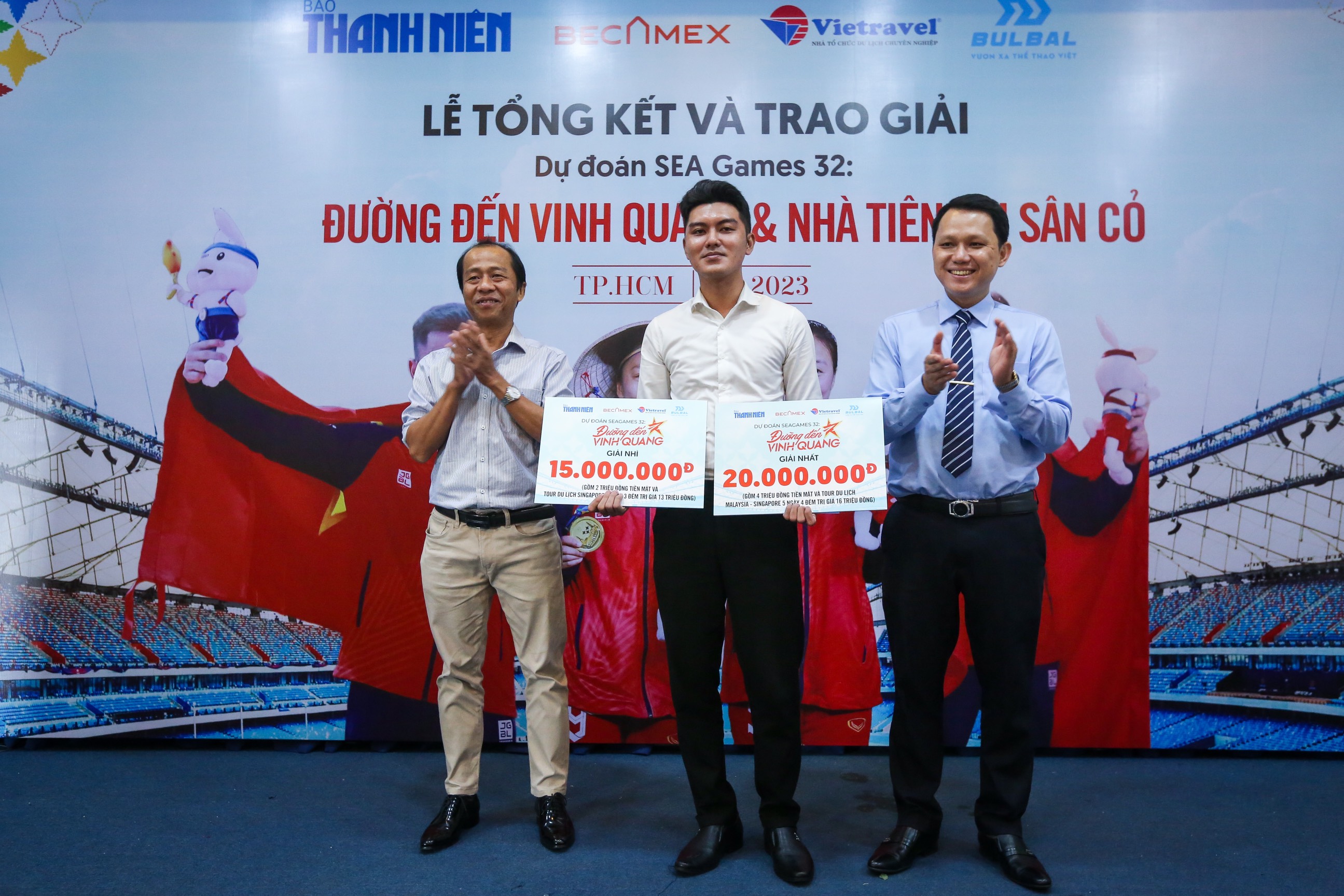 Báo Thanh Niên trao giải 2 cuộc thi dự đoán SEA Games 32: "Đường đến vinh quang" và "Nhà tiên tri sân cỏ SEA Games 32"