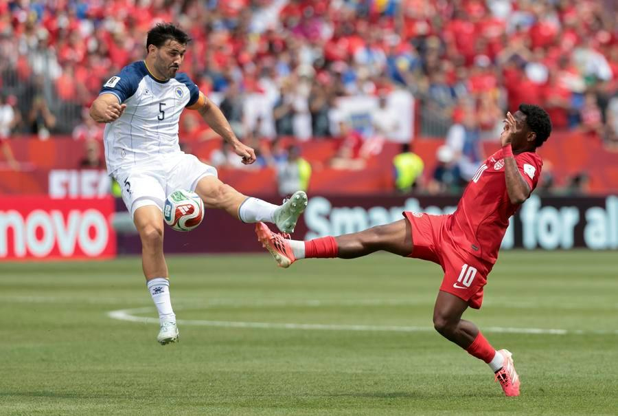Sead Kolasinac: Điểm tựa thép giúp Bosnia đứng vững tại "chảo lửa" Toronto