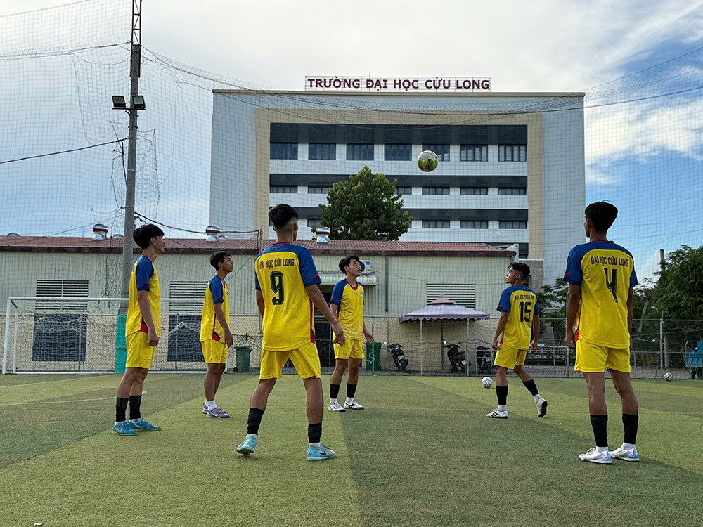 Giải bóng đá sinh viên toàn quốc - Cúp TV360: Trường Đại học Cửu Long mang tinh thần 'Trung thực - Đoàn kết'