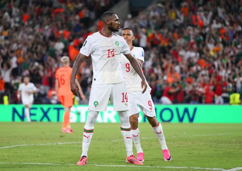 Sau "3 tháng cấp phép" Issa Diop tỏa sáng giúp Ma-Rốc loại Hà Lan ở World Cup 2026