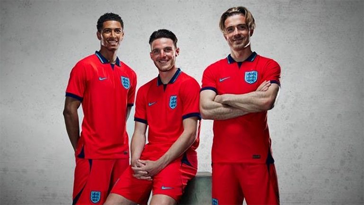 Tiết lộ quá trình "phù phép" giá áo đội tuyển bóng đá dự Qatar World Cup