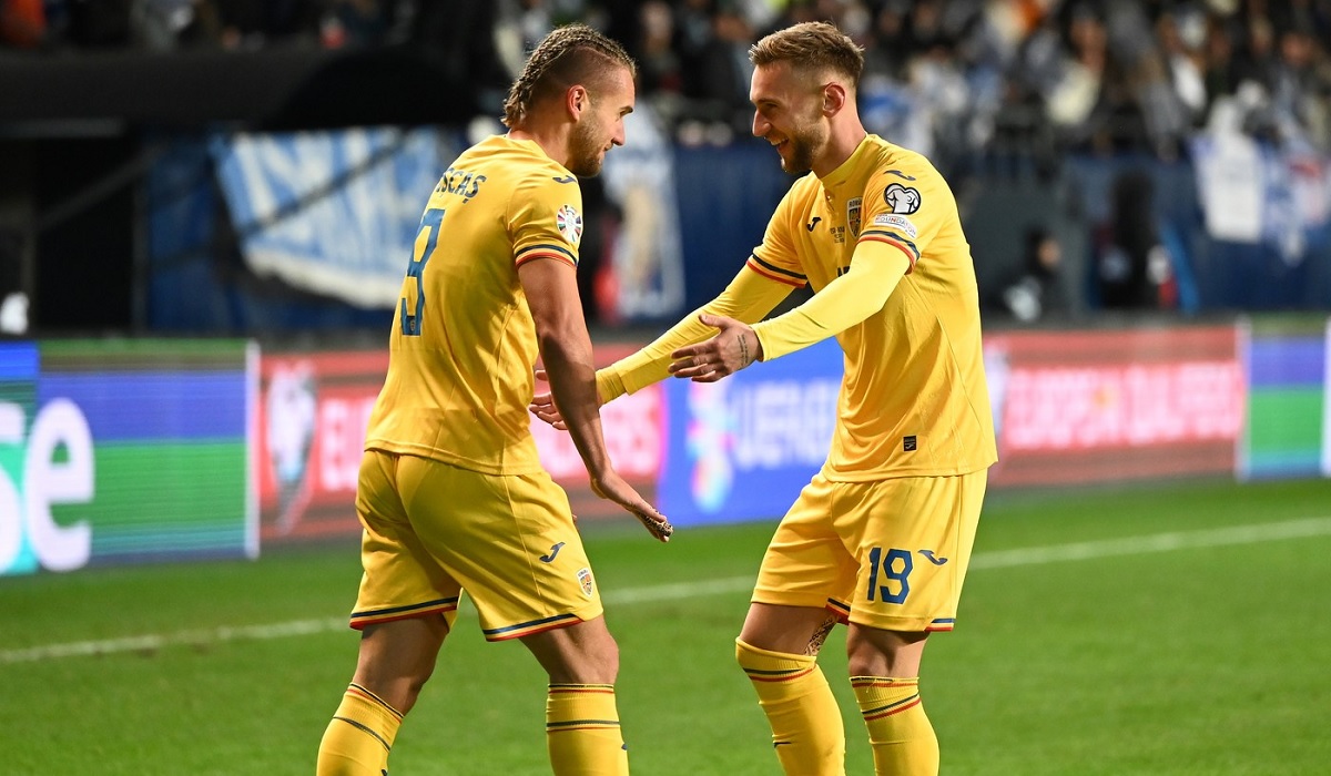 Denis Drăguș hay George Puscas sắm vai tiền đạo Romania ở EURO 2024?