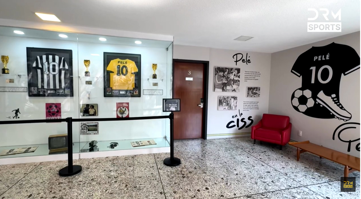 Từ căn phòng bí mật của Pele đến con số 3 lịch sử ở World Cup tại Mexico City