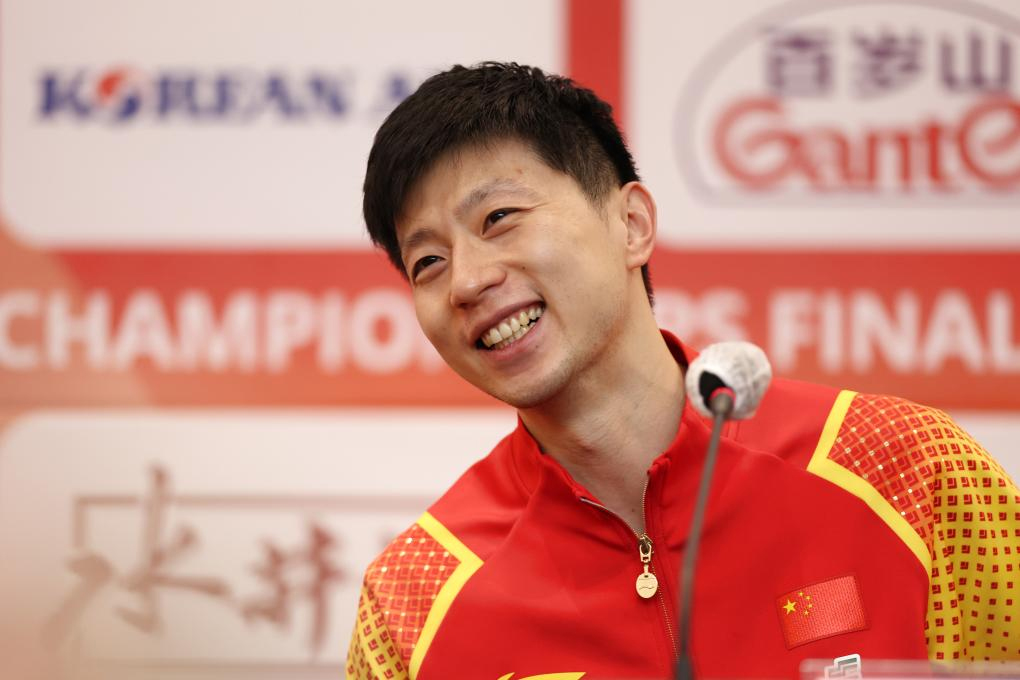 Ma Long trao lại băng đội trưởng, bắt đầu hành trình Tiến sĩ ở tuổi 38