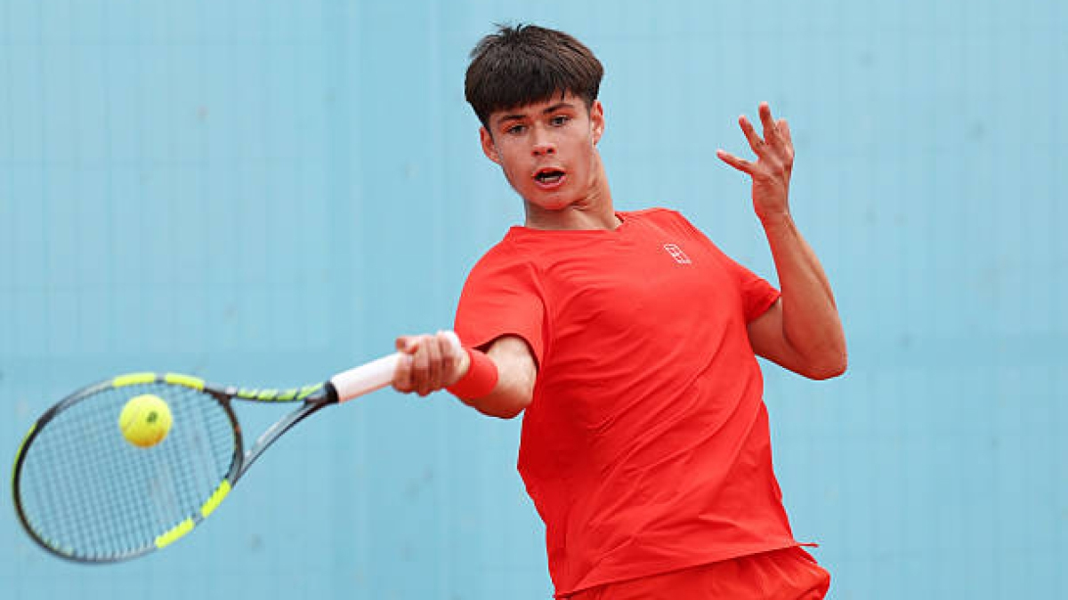 Quần vợt Madrid Open 2026: Carlos Alcaraz lùi lại phía sau nhưng "thương hiệu gia đình" vẫn tỏa sáng