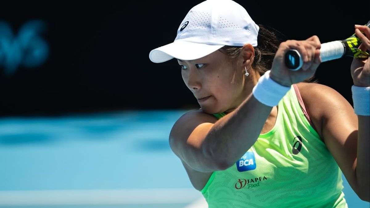 Quần vợt Abu Dhabi Open: Lộ diện các cặp tứ kết, HCĐ SEA Games 33 Janice Tjen dừng bước