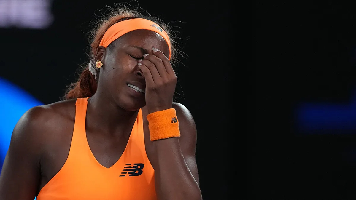 Gauff biện minh cho hành động đập vợt sau trận thua thảm hại trước Svitolina ở tứ kết giải quần vợt Úc mở rộng