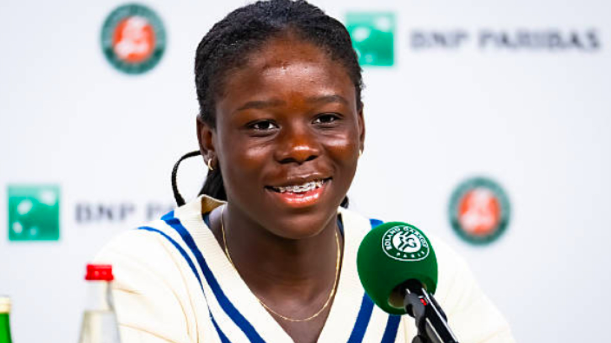 Số 9 WTA Victoria Mboko mang theo đà thắng lợi mạnh mẽ từ quần vợt Roland-Garros đến cuộc gặp với Katerina Siniakova