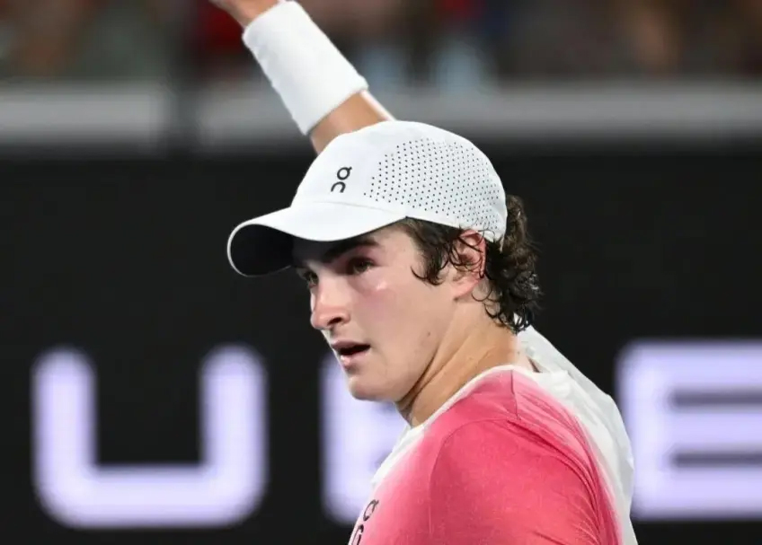 Joao Fonseca có nguy cơ vắng mặt tại giải quần vợt Australian Open sau khi rút lui khỏi giải đấu ở Adelaide