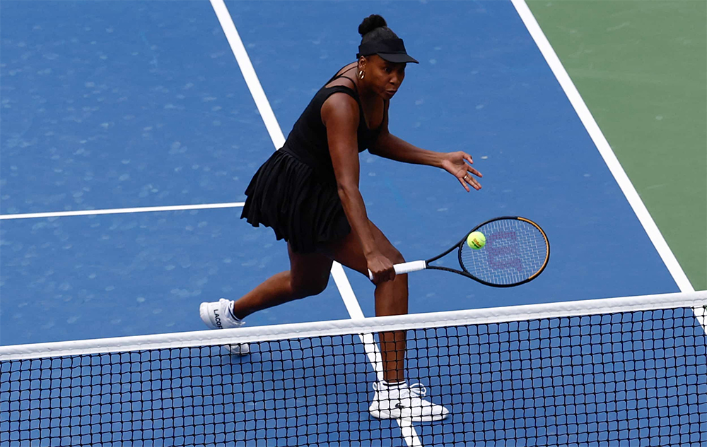 Venus Williams bị loại khỏi giải quần vợt Hobart sau cuộc chạm trán lịch sử giữa hai tay vợt kỳ cựu