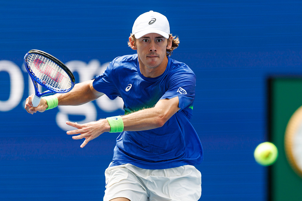 Điểm rơi phong độ của Luciano Darderi đối đầu bản lĩnh top 10 Alex de Minaur tại tứ kết quần vợt Hamburg Open 2026
