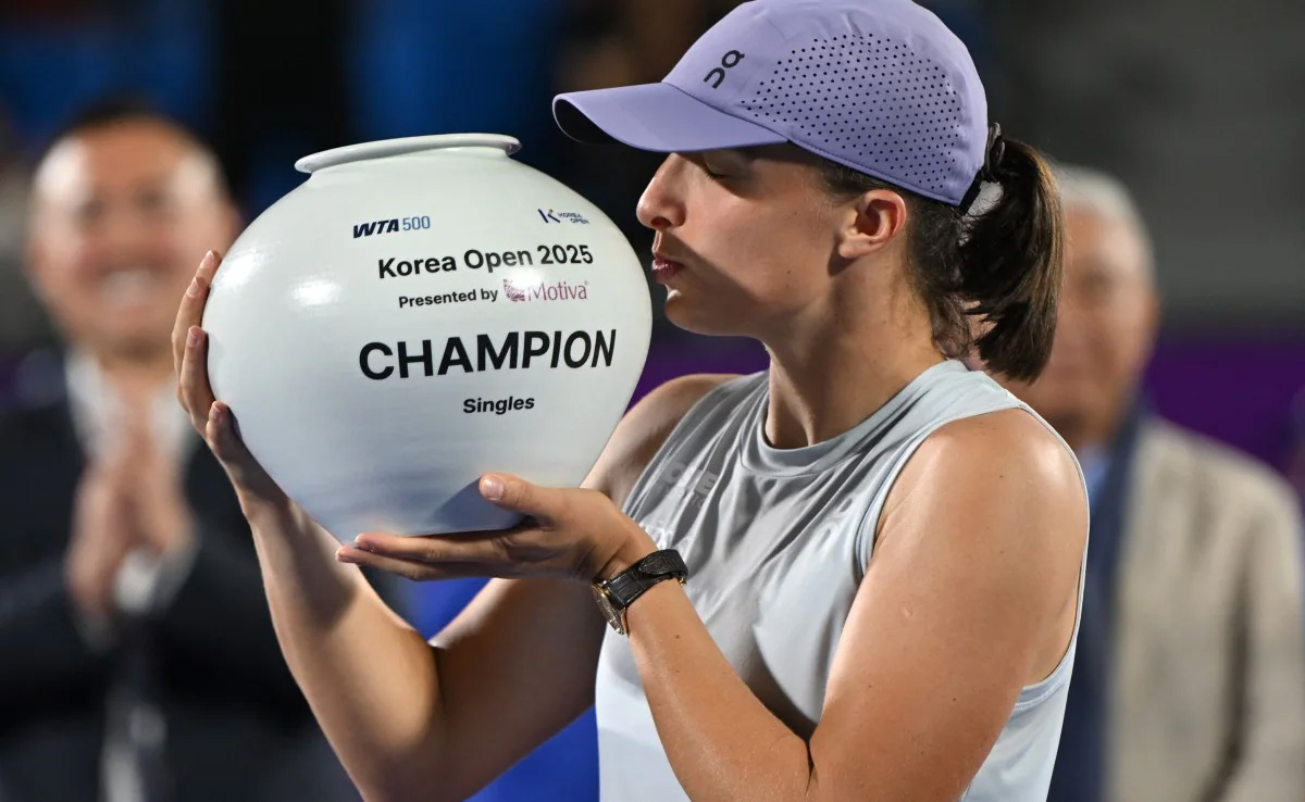 Iga Swiatek ngược dòng vô địch giải quần vợt Korea Open sau khởi đầu tưởng chừng gây thảm họa