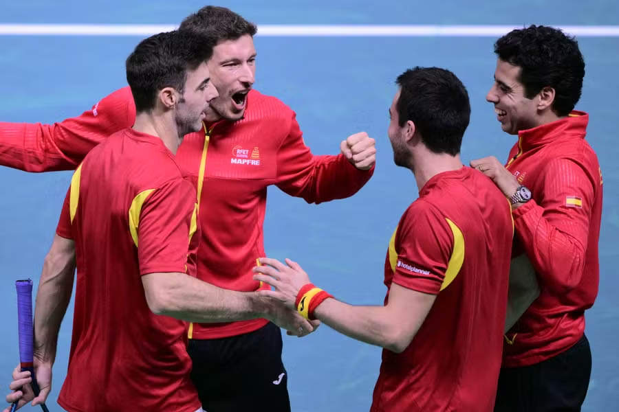 Tây Ban Nha ngược dòng hạ Séc và vào bán kết giải quần vợt Davis Cup khi Đức vượt qua Argentina
