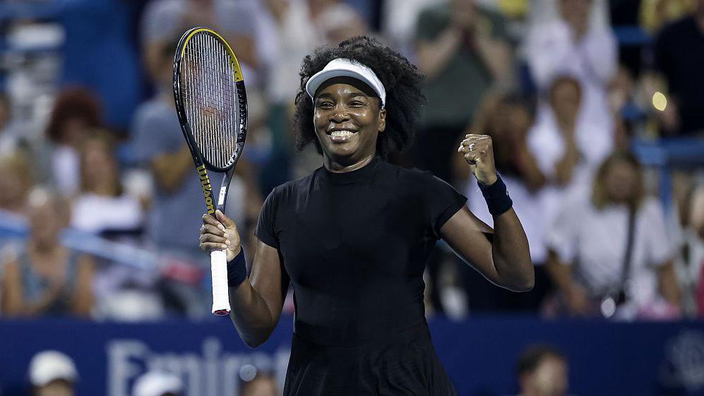 Citi Open 2025: Huyền thoại quần vợt Mỹ Venus Williams trở th&agrave;nh tay vợt lớn tuổi nhất thắng trận WTA kể từ Navratilova