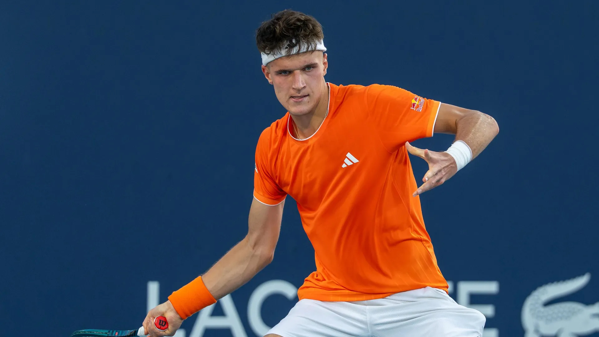 "Cơn địa chấn" tại quần vợt Miami Open 2026: Khi các hạt giống hàng đầu rơi rụng và bài học về quản trị rủi ro thể lực