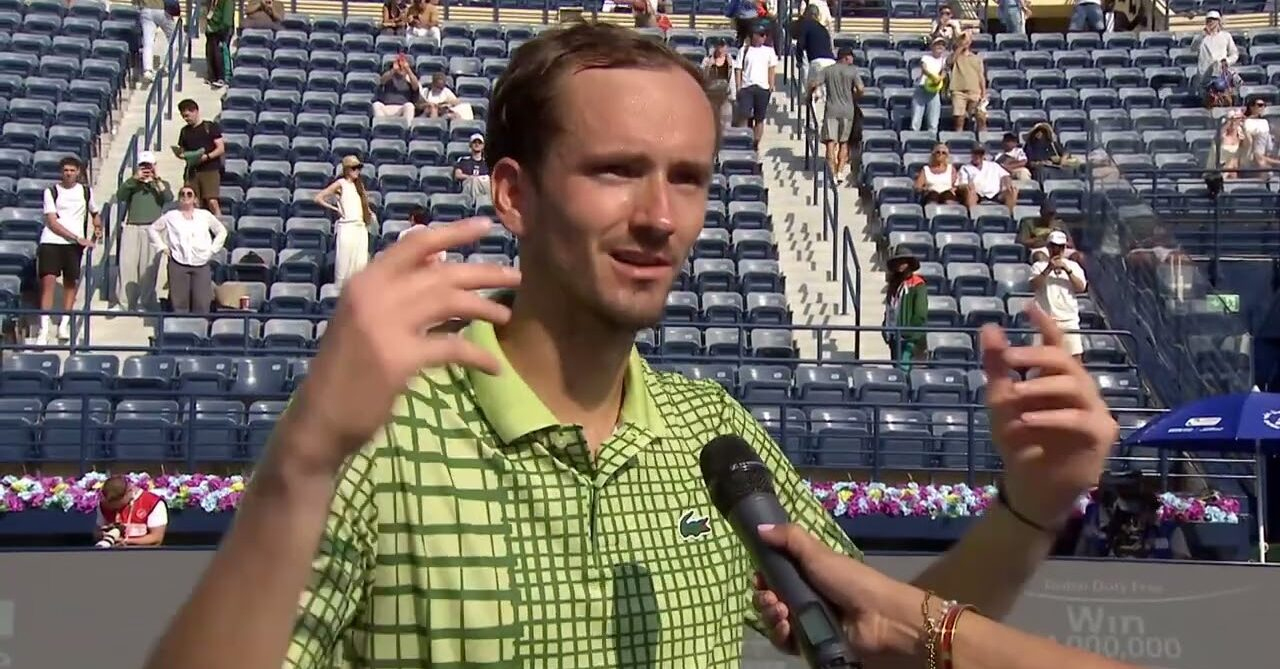 Medvedev đòi "cải tổ" ATP: Các giải quần vợt 250 & 500 không nên tính điểm để cứu đôi chân vận động viên