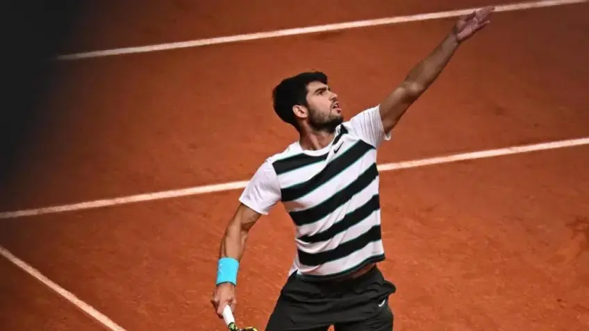 Cựu vô địch quần vợt Wimbledon tiết lộ bí mật lớn về cú giao bóng mới của Carlos Alcaraz Cựu vô địch quần vợt Wimbledon tiết lộ bí mật lớn về cú giao bóng mới của Carlos Alcaraz