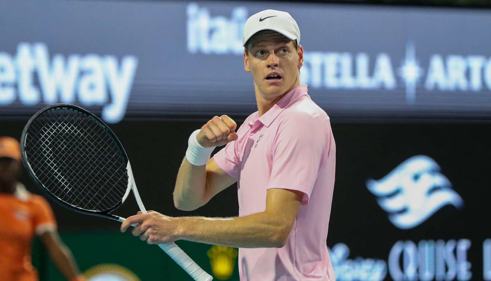 Jannik Sinner vào chung kết Miami Open: Khi "cỗ máy" giao bóng định nghĩa lại quyền lực mới của quần vợt