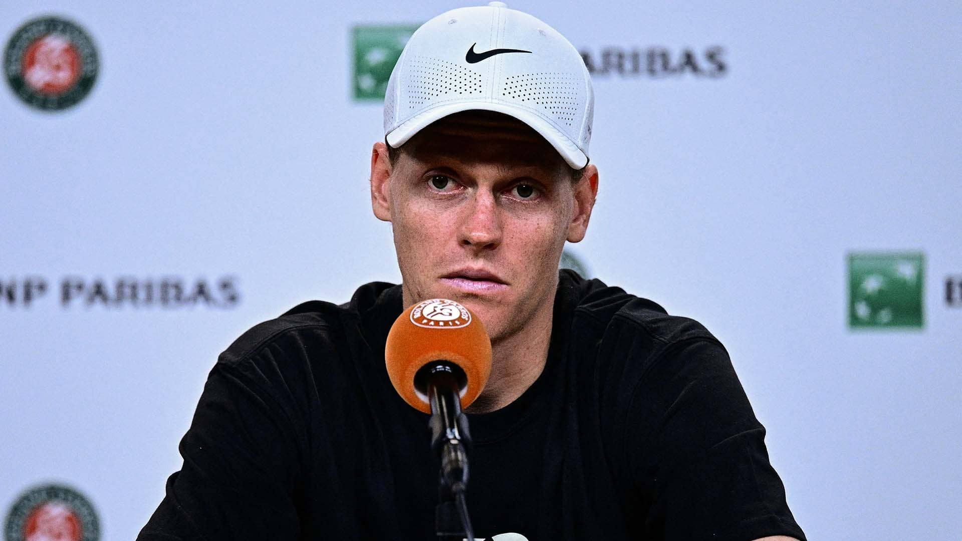 Jannik Sinner xác nhận hủy lịch thi đấu sân cỏ để hồi phục sau thất bại tại Roland Garros 2026