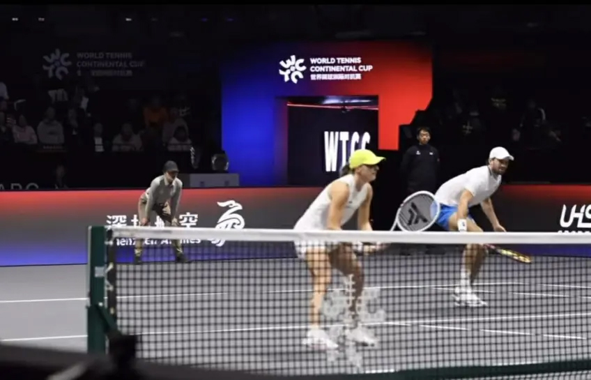 Giải quần vợt WTCC: Iga Swiatek, Valentin Vacherot thất bại trong lần đầu ghép đôi nam nữ Giải quần vợt WTCC: Iga Swiatek, Valentin Vacherot thất bại trong lần đầu ghép đôi nam nữ