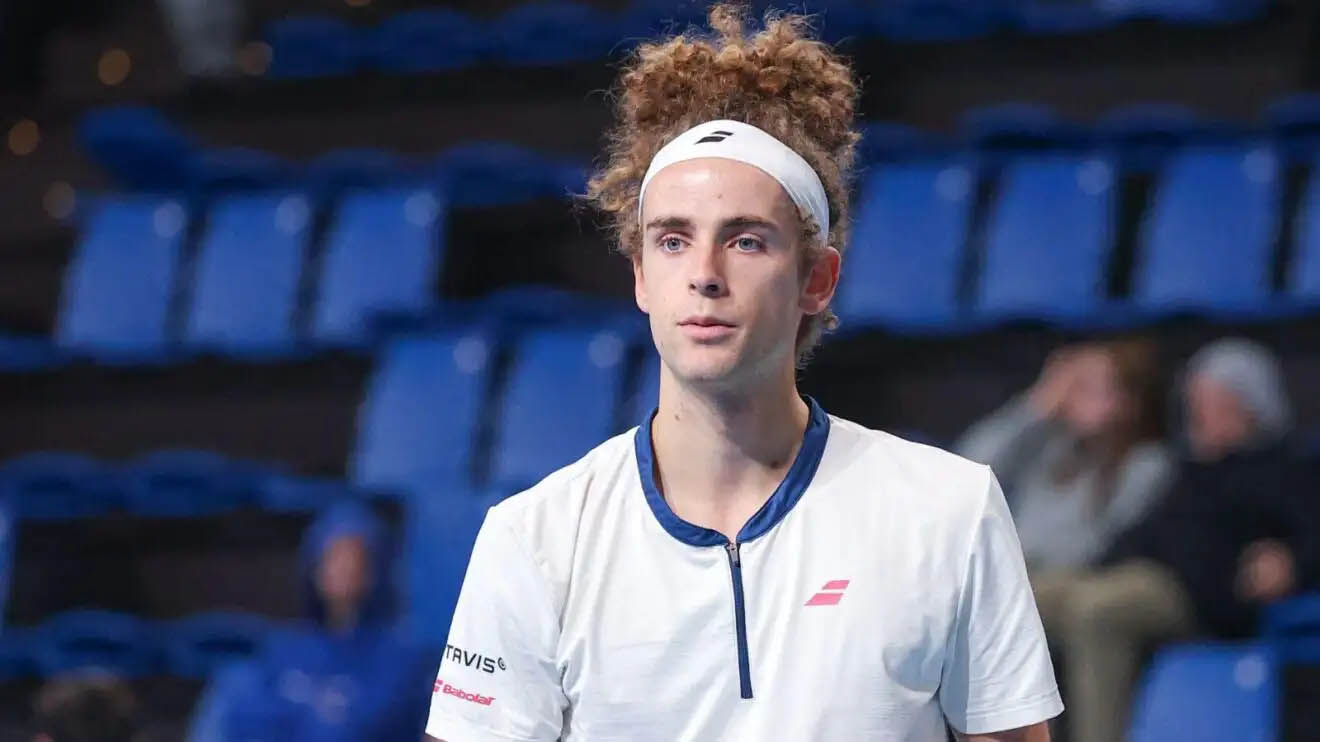 Ngôi sao quần vợt đang lên trở thành tay vợt LGBT+ công khai thứ hai thi đấu tại ATP Tour