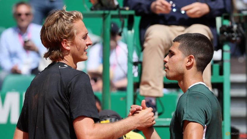 Kết quả tennis mới nhất 14/4: Alcaraz thua vì gió, Bublik bỏ cuộc bí hiểm ở Monte Carlo