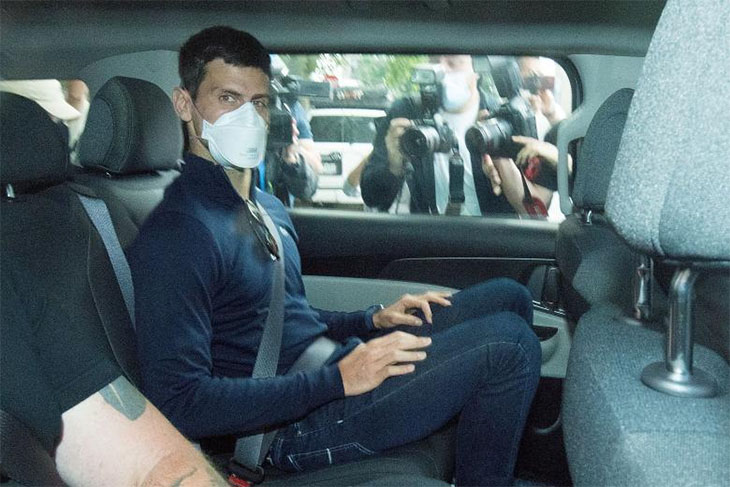 Djokovic bị Úc trục xuất, không bảo vệ ngôi vô địch tại giải tennis Australian Open 2022