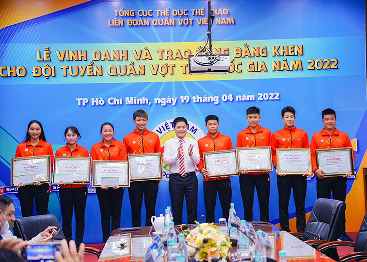 Vinh danh và tặng bằng khen cho đội tuyển tennis Trẻ Việt Nam sau kết quả ngoài mong đợi