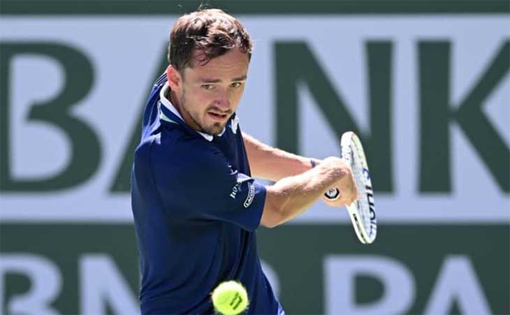 Kết quả tennis mới nhất 15/3: Tsitsipas thua, Medvedev trả lại số 1 thế giới cho Djokovic