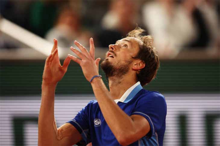 Kết quả tennis mới nhất 31/5: Số 2 thế giới Medvedev thua sốc ở Roland Garros