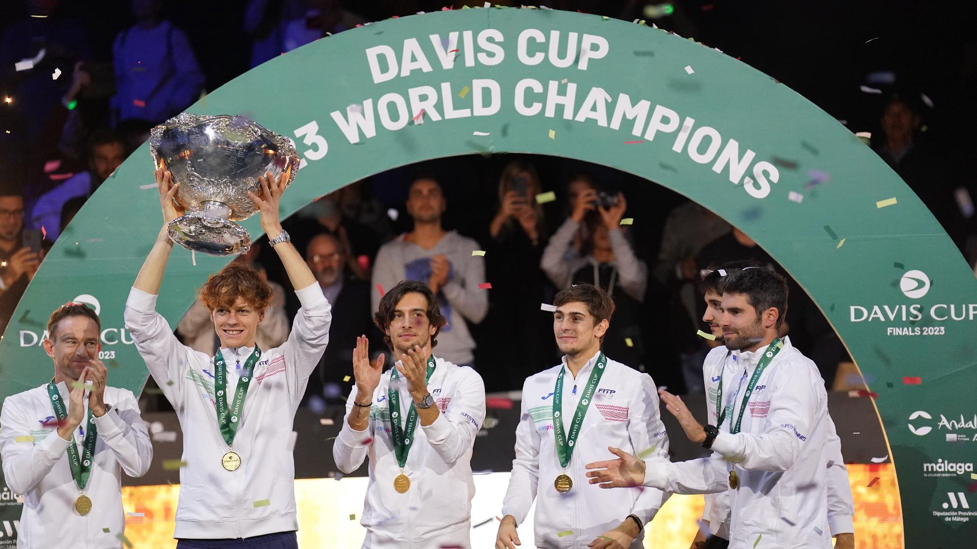 Vô địch Davis Cup 2023: "Thần đồng" tennis Ý Jannik Sinner tạo các cột mốc lịch sử trong tuần