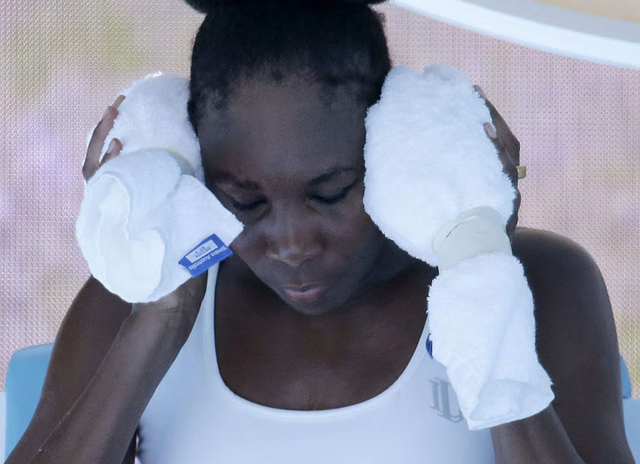 Huyền thoại tennis Venus Williams không tránh khỏi "gạch đá" khi thua liên tiếp
