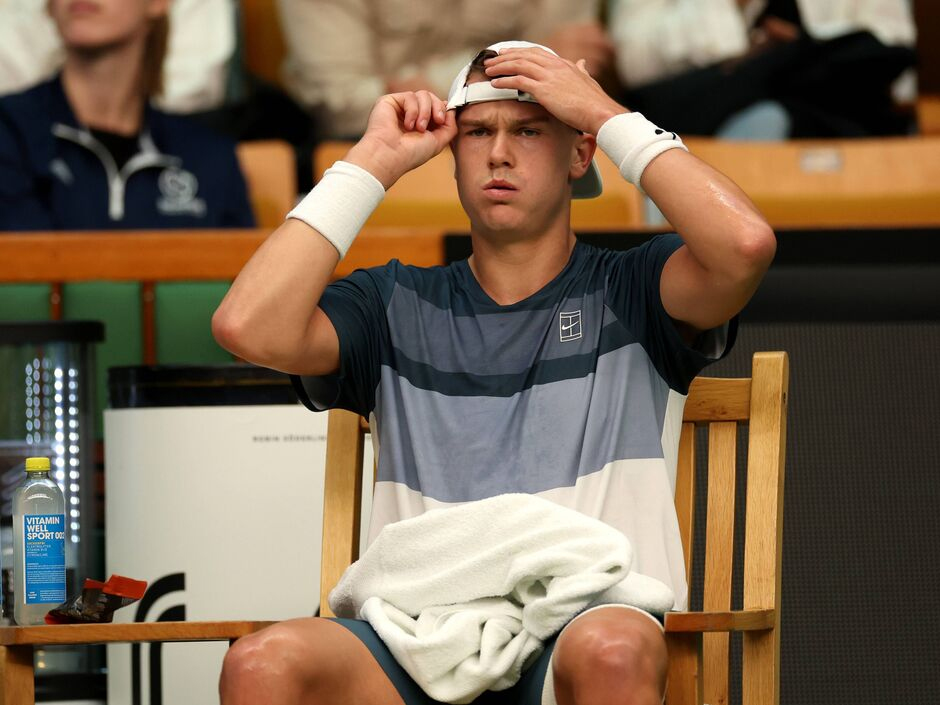 Holger Rune rút lui khỏi các giải quần vợt Roland Garros và Hamburg Open do tái phát chấn thương
