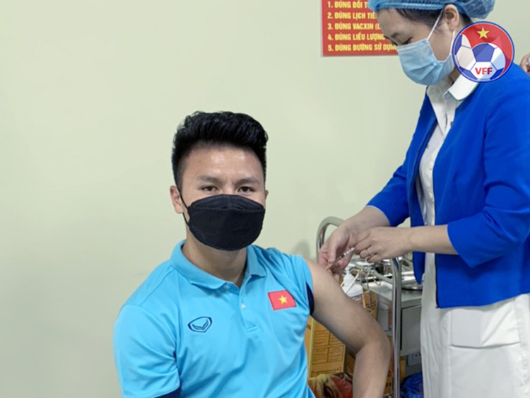 Tiêm xong mũi 2 vaccine ngừa COVID-19, ĐT Việt Nam sẵn sàng sang UAE