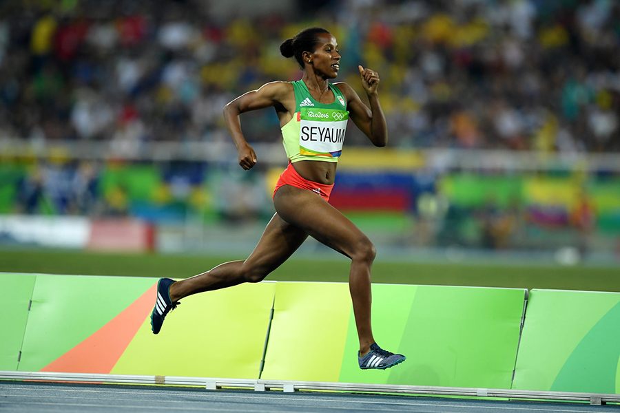 Chuyên gia chạy 1500m người Ethiopia phá kỷ lục thế giới 5km nữ Chuyên gia chạy 1500m người Ethiopia phá kỷ lục thế giới 5km nữ