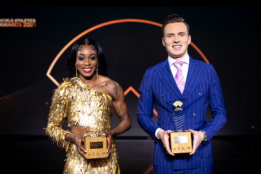 Elaine Thompson-Herah và Karsten Warholm giành giải VĐV điền kinh của năm Elaine Thompson-Herah và Karsten Warholm giành giải VĐV điền kinh của năm
