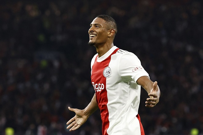 Haller tái lập kỷ lục siêu việt của Ronaldo ở Champions League