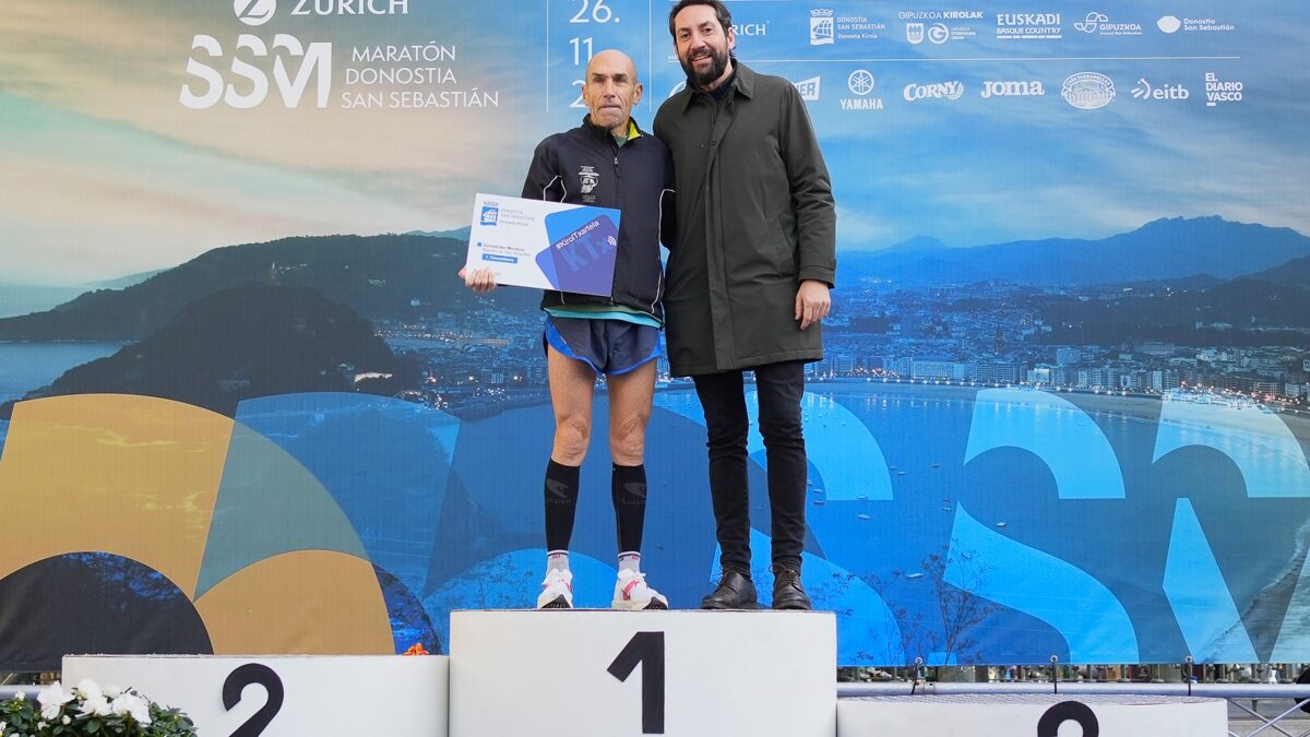 “Ông lão” 60 tuổi lập kỷ lục chạy marathon khiến nhiều thanh niên ngán ngẩm “Ông lão” 60 tuổi lập kỷ lục chạy marathon khiến nhiều thanh niên ngán ngẩm
