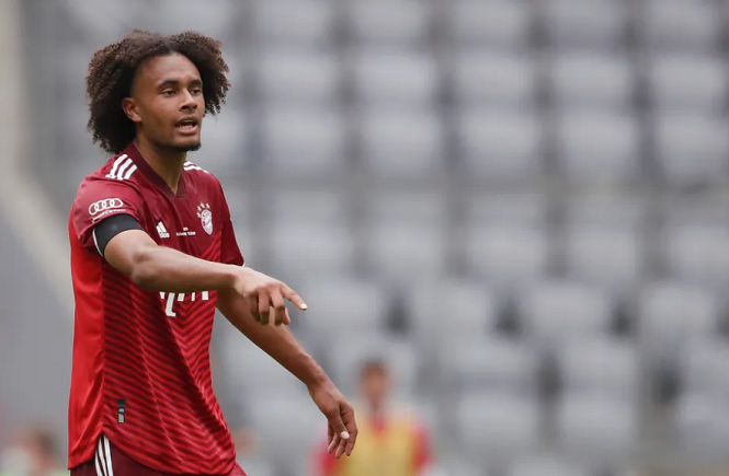 Joshua Zirkzee của Bayern Munich bở lỡ cơ hội không tưởng