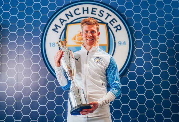 De Bruyne san bằng kỷ lục của Ronaldo khi nhận giải PFA